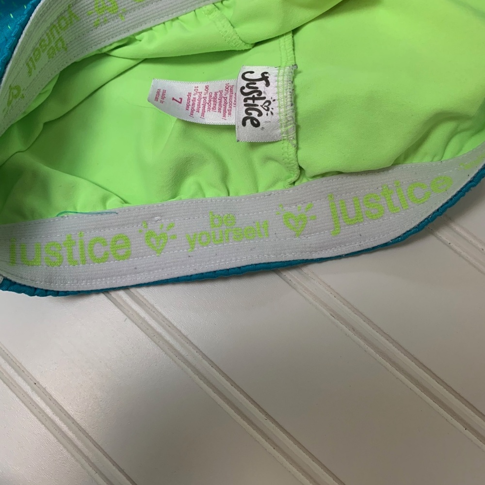 Kids shorts and sweater - Picture 2 of 4